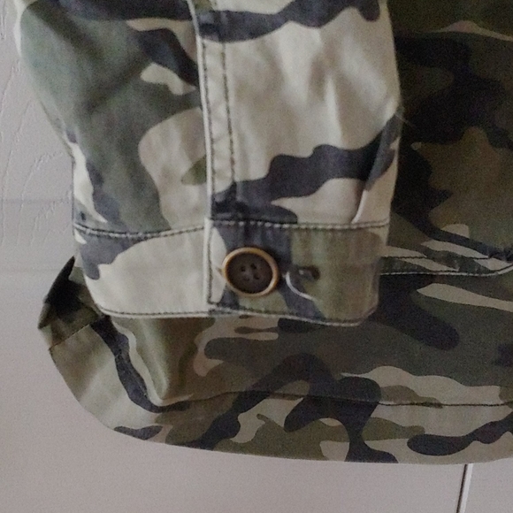 NWOT Love & Legend Camo Jacket - Picture 4 of 7